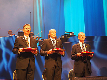 Les trois lauréats du prix Kavli pour les nanosciences – avec Thomas Ebbesen, Stefan W. Hell et John B. Pendry.